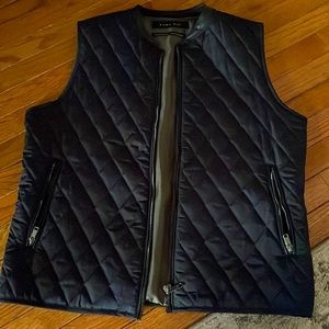 Zara Man , men’s extra large puffer vest/zip up/fall/winter gear ! Quilted